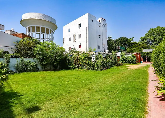 Fabhotel Stella