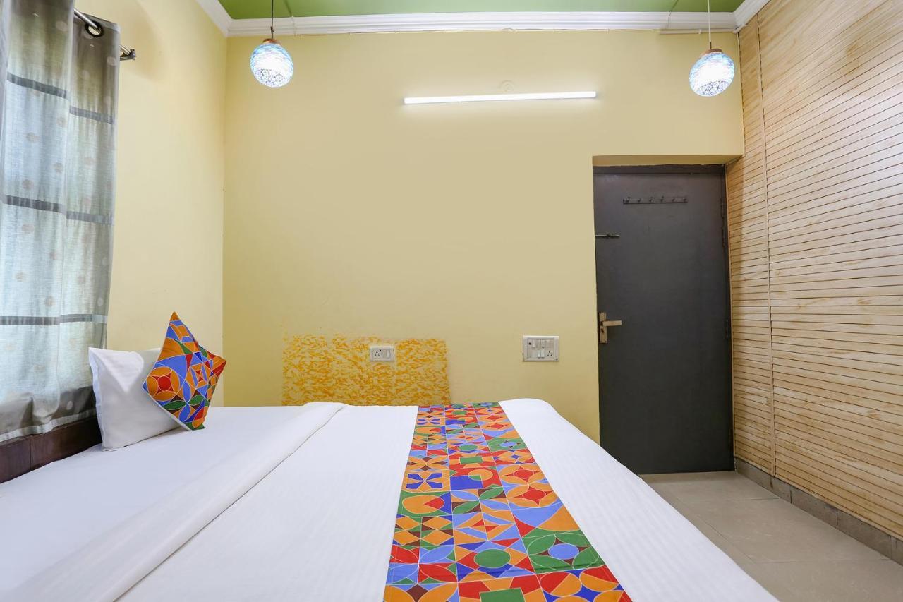 Fabhotel Stella